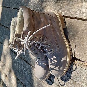 b.o.c. Ely Suede Boots